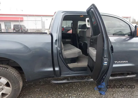 2009 Toyota Tundra Sr5 5.7L V8 z USA, uszkodzony, nr VIN 5TFRV54129X070340